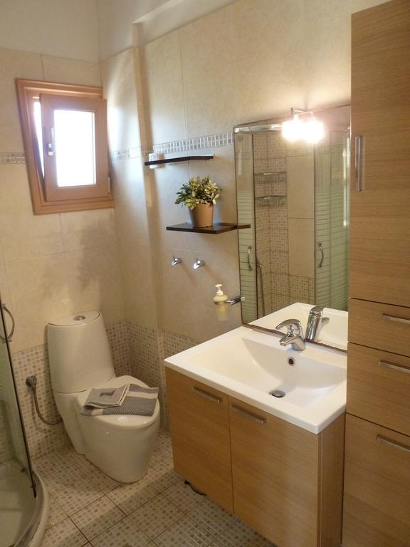 Dolce Vita East Свороната Номер фото